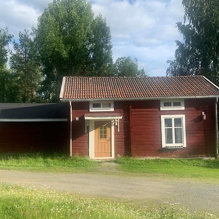 האראדס Bogaerdan, Cozy Cabin By The Lulea River מראה חיצוני תמונה