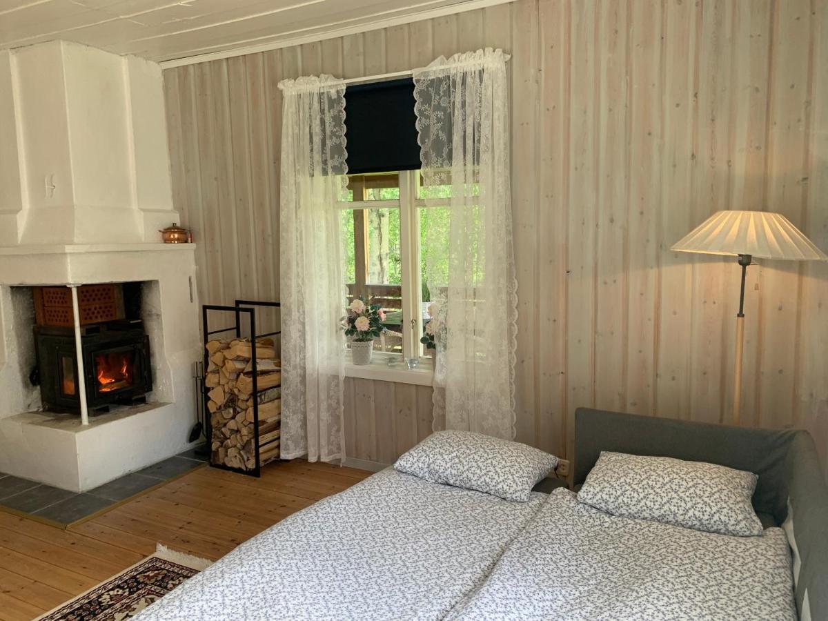 האראדס Bogaerdan, Cozy Cabin By The Lulea River מראה חיצוני תמונה